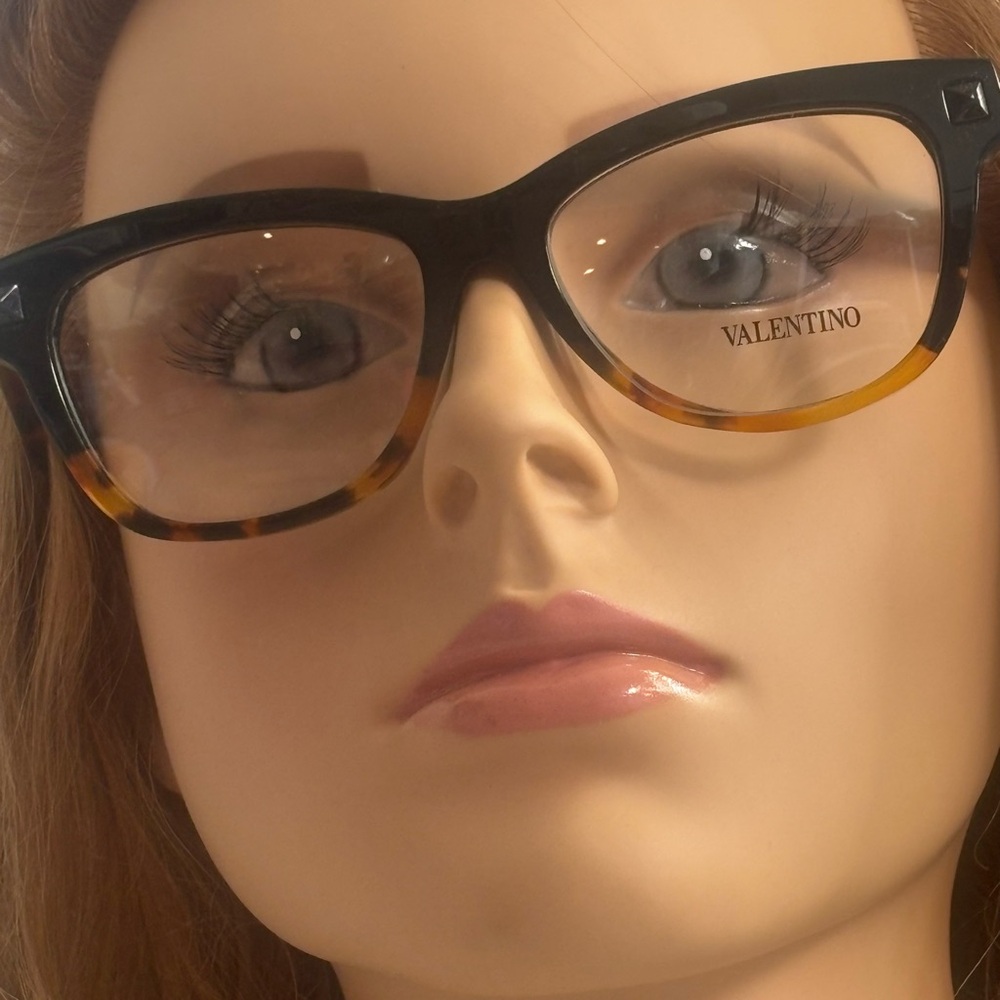 Black and tortoise ombré Valentino reading glasses